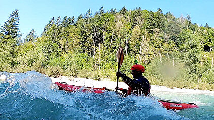 Bodensee-Paddler mit Crossover Kajak Dagger Katana auf der Bregenzerach Bodensee-Paddler mit Crossover Kajak Dagger Katana auf der Bregenzerach