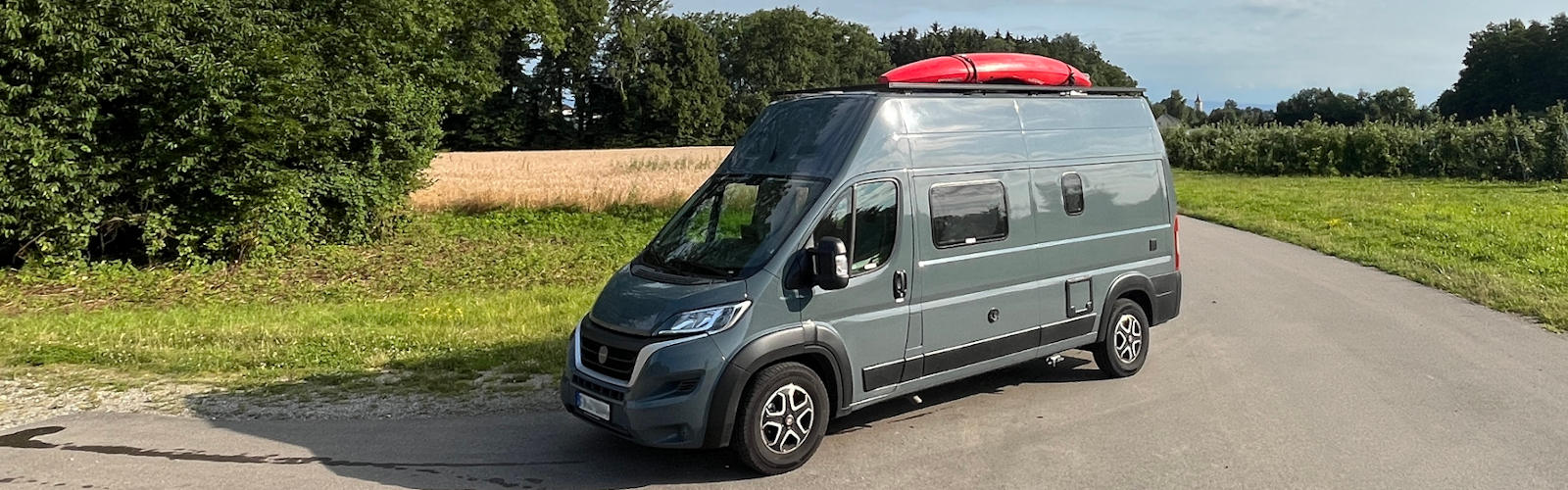 Kajaktransport auf Wohnmobilen / Kastenwagen Kajak auf Wohnmobil / Kastenwagen auf selbstgebautem Dachträger